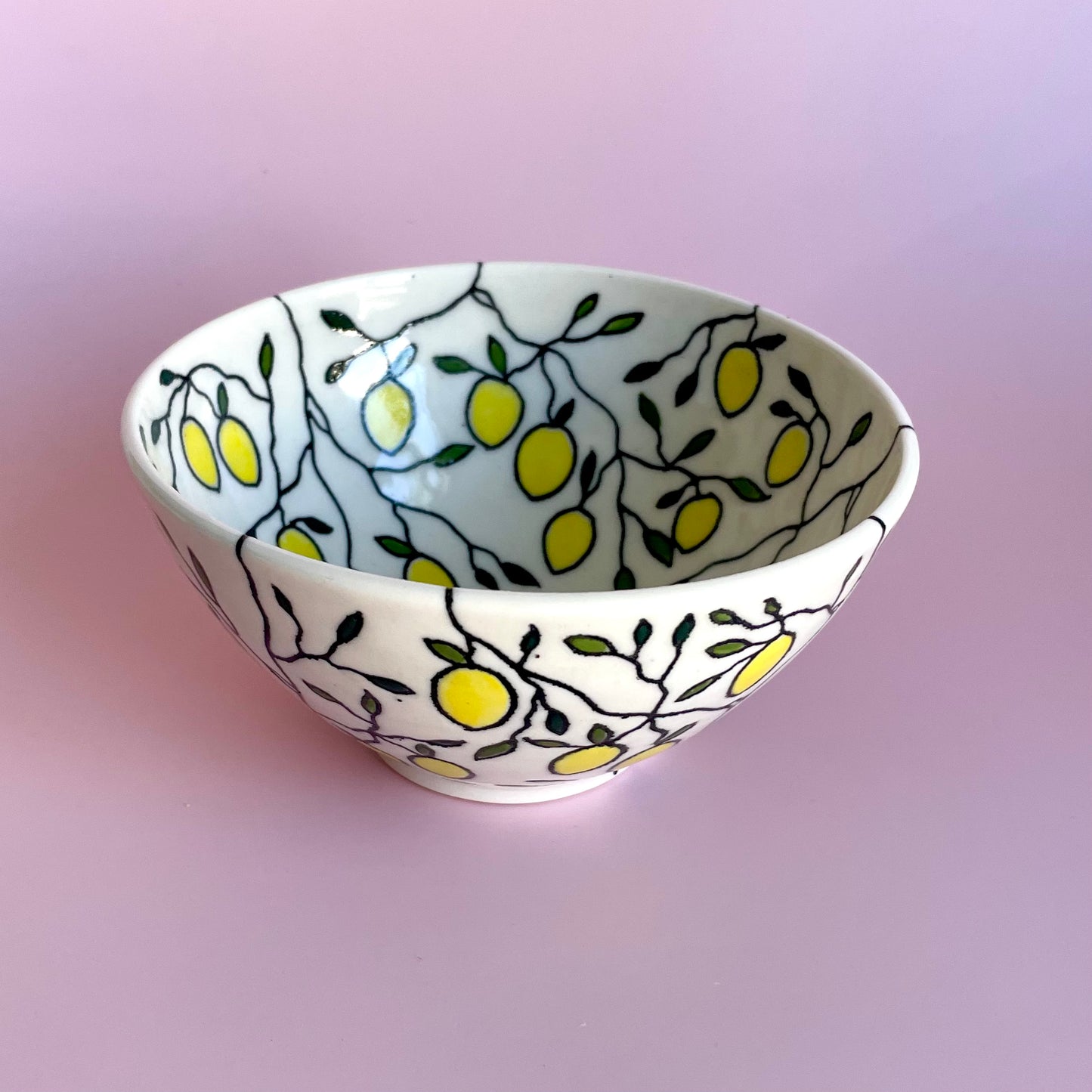 Small porcelain bowl with lemon design