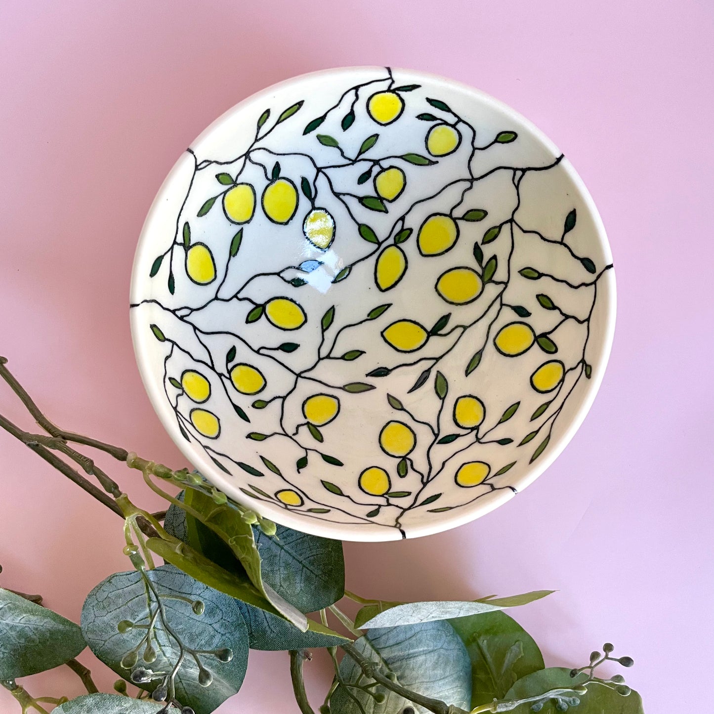 Small porcelain bowl with lemon design