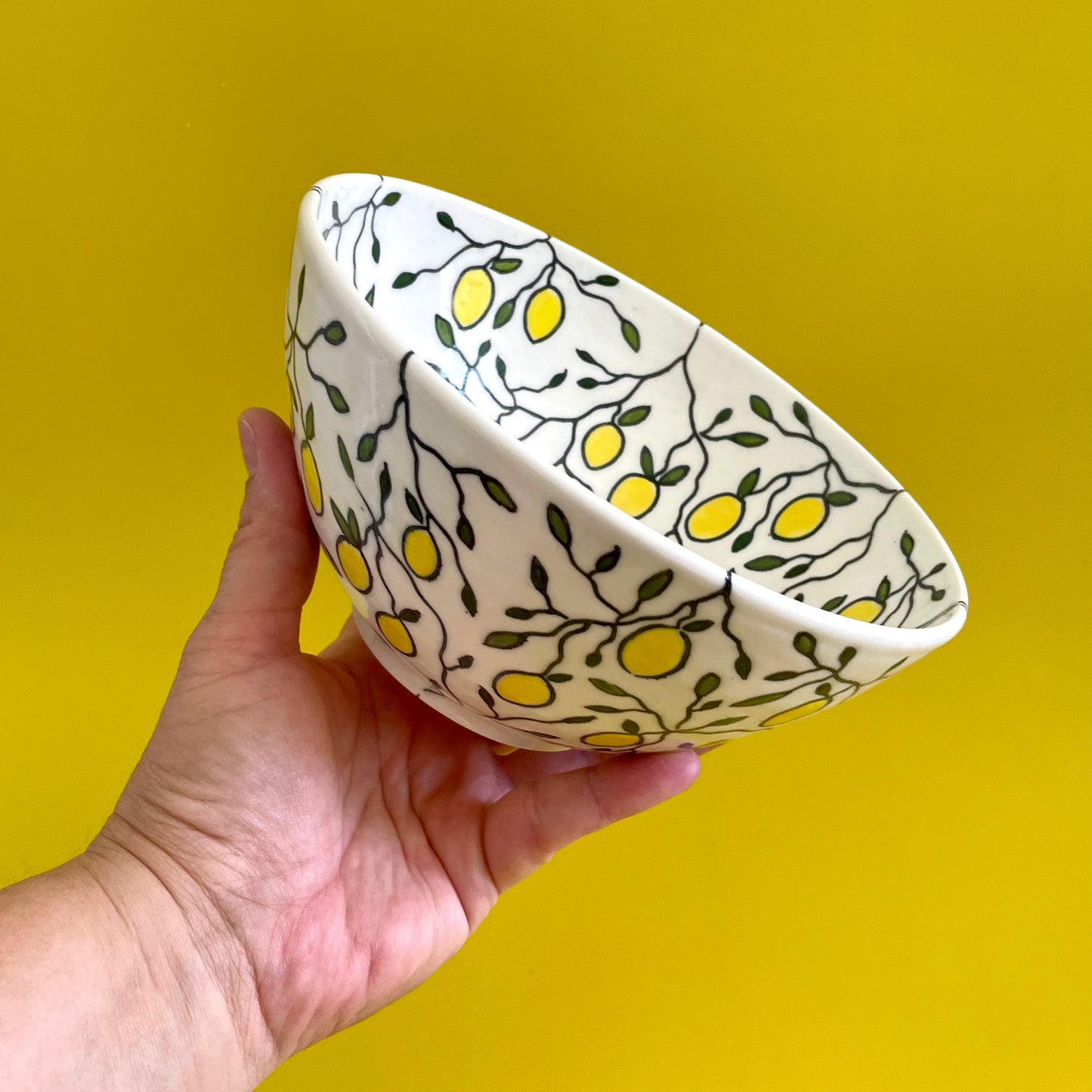 Medium porcelain bowl with lemons